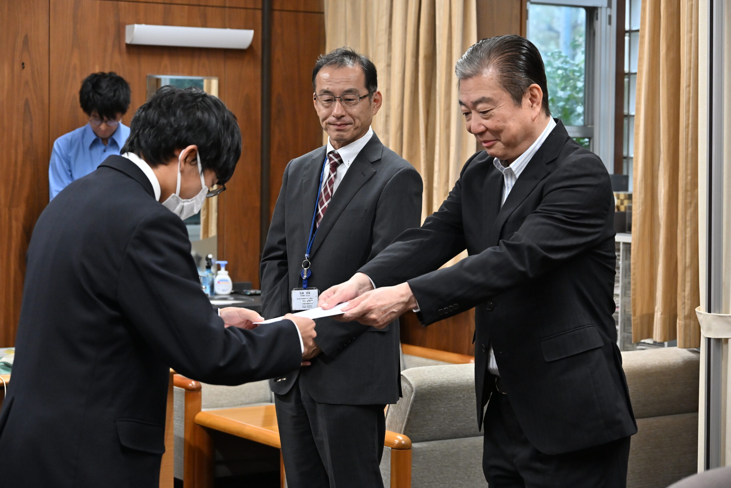 メカニカルアーツ部　海外遠征費授与について